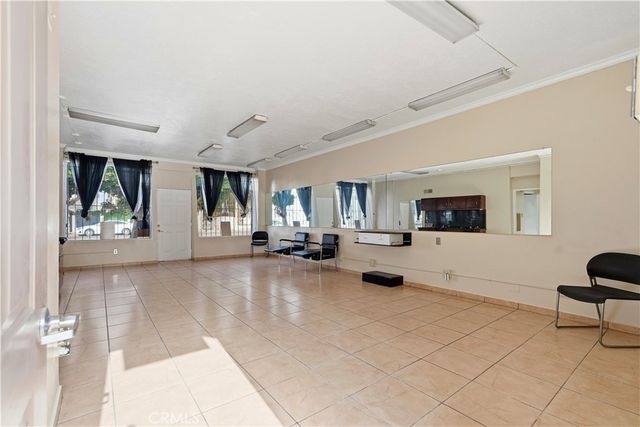 2048 W Florence, Los Angeles, CA 90047