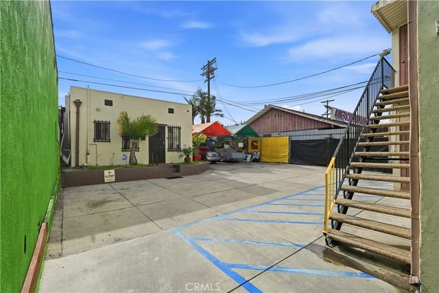 2048 W Florence, Los Angeles, CA 90047