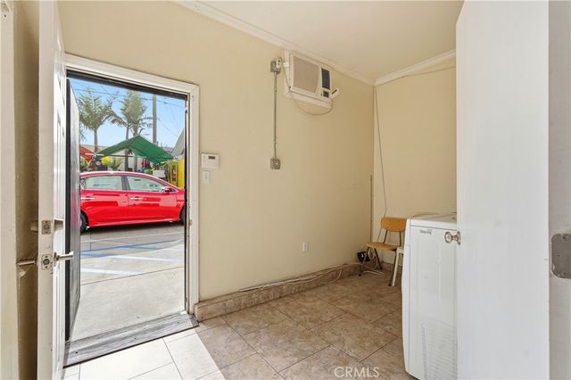 2048 W Florence, Los Angeles, CA 90047