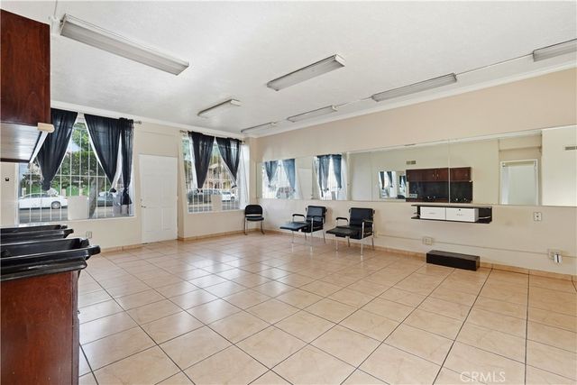 2048 W Florence, Los Angeles, CA 90047