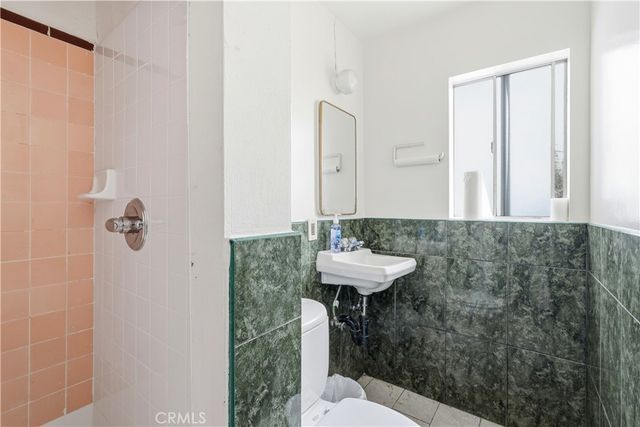 2048 W Florence, Los Angeles, CA 90047