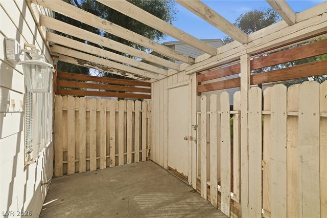 4770 Topaz Street 13, Las Vegas, NV 89121