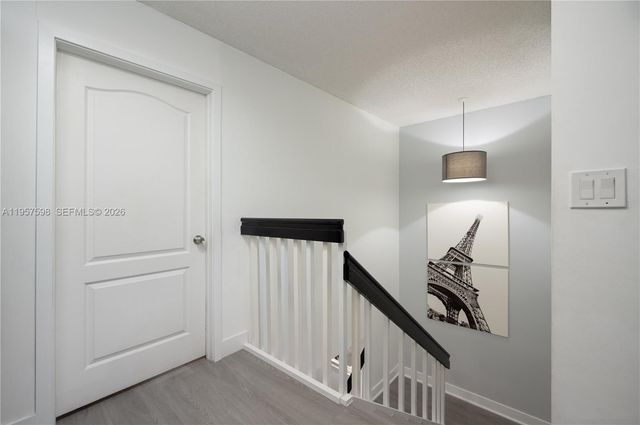 15863 SW 71st St, Miami, FL 33193