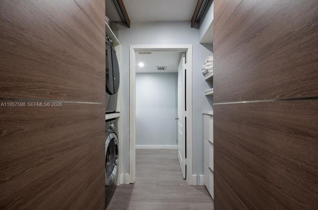 15863 SW 71st St, Miami, FL 33193