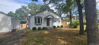 51 Peconic Street, Selden, NY 11784