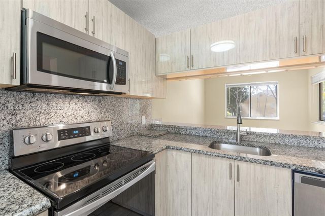 1208 Coral Club Dr 1208, Coral Springs, FL 33071