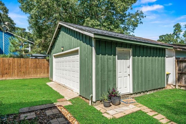 819 Spokane River Road, Conroe, TX 77316