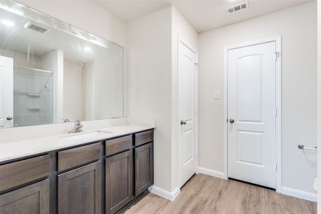 144 Barbwire Way, Newark, TX 76071