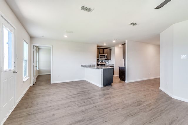 144 Barbwire Way, Newark, TX 76071