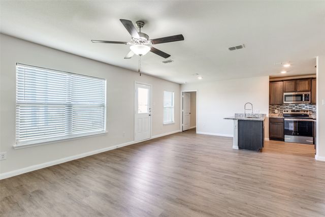 144 Barbwire Way, Newark, TX 76071