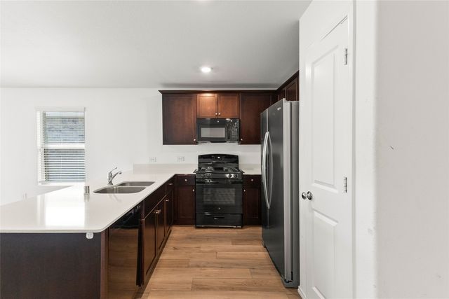 1109 Odlozil Lane, Ennis, TX 75119