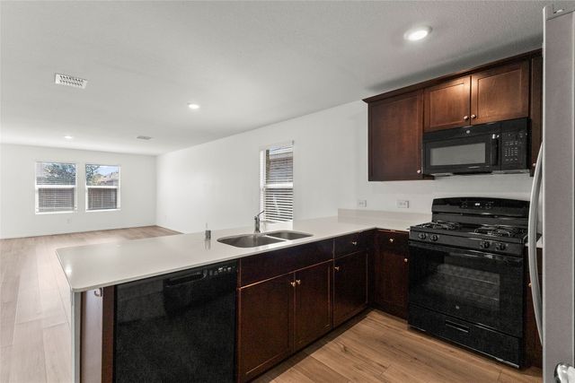 1109 Odlozil Lane, Ennis, TX 75119