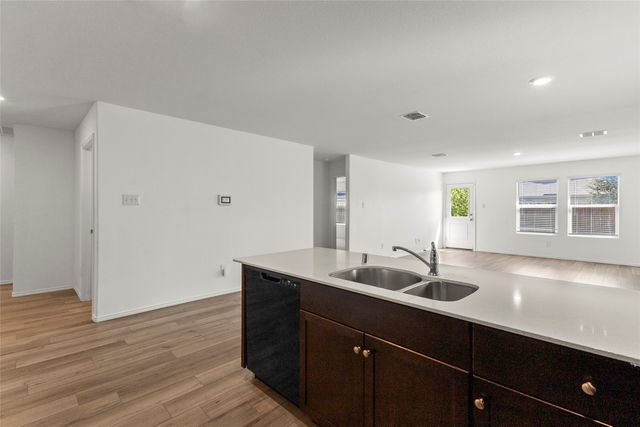 1109 Odlozil Lane, Ennis, TX 75119