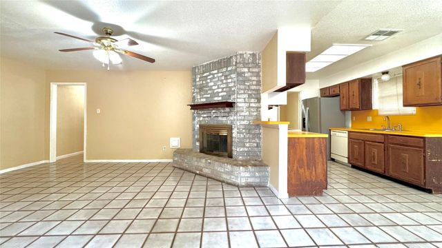 6930 Addicks Clodine Road, Houston, TX 77083