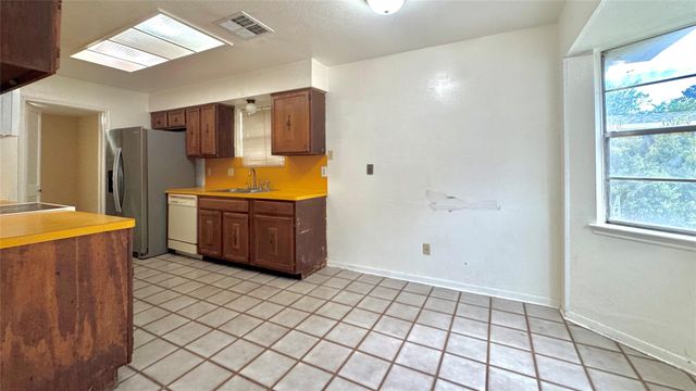6930 Addicks Clodine Road, Houston, TX 77083