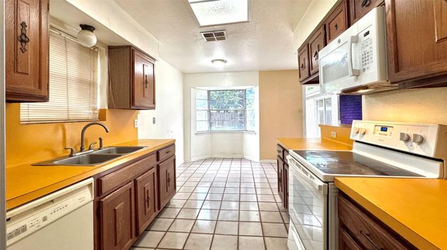 6930 Addicks Clodine Road, Houston, TX 77083