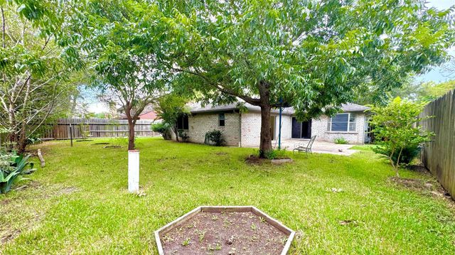 6930 Addicks Clodine Road, Houston, TX 77083