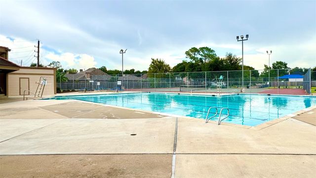 6930 Addicks Clodine Road, Houston, TX 77083