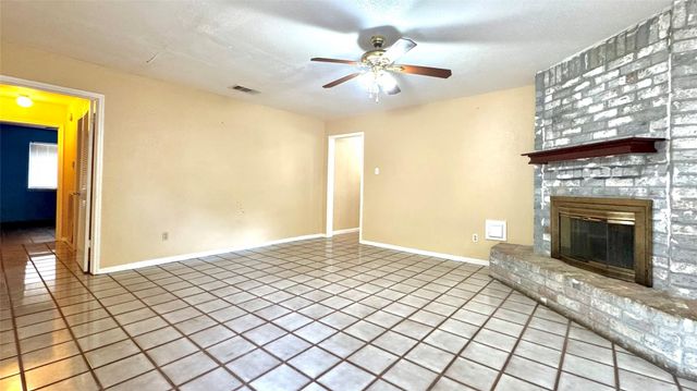 6930 Addicks Clodine Road, Houston, TX 77083