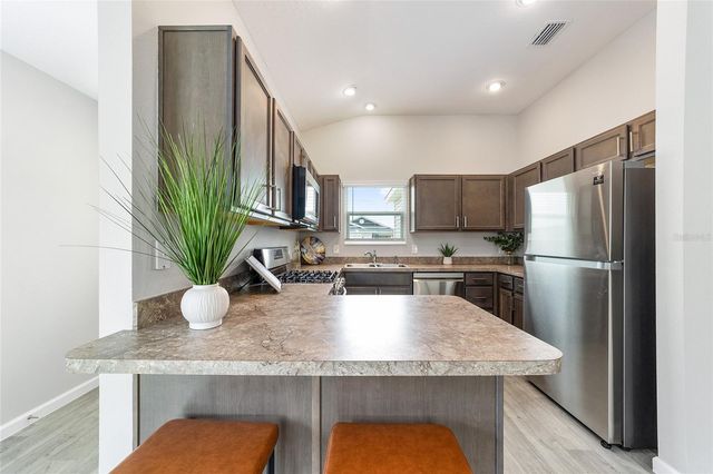 6082 BUDNY AVENUE, The Villages, FL 32163