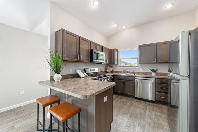 6082 BUDNY AVENUE, The Villages, FL 32163