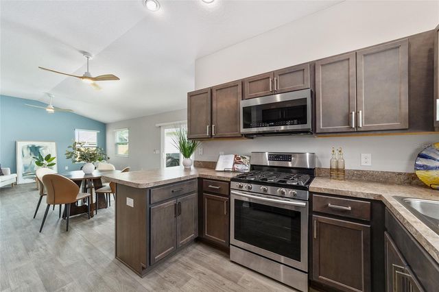 6082 BUDNY AVENUE, The Villages, FL 32163