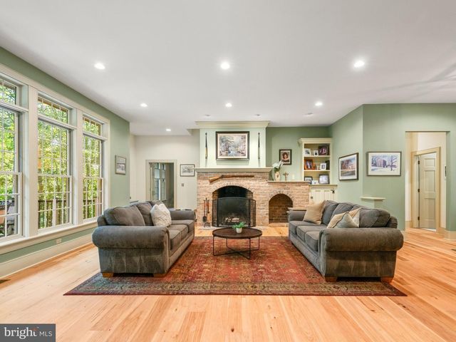 258 BOLLINGER RD, Elverson, PA 19520