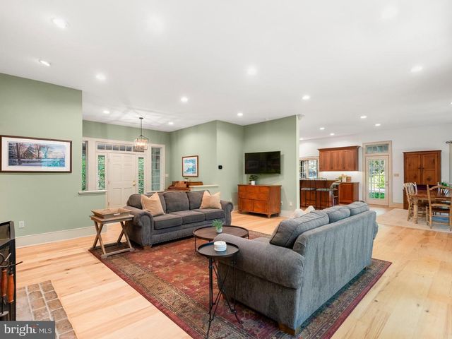 258 BOLLINGER RD, Elverson, PA 19520