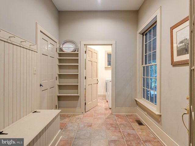 258 BOLLINGER RD, Elverson, PA 19520