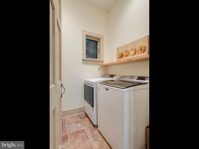 258 BOLLINGER RD, Elverson, PA 19520