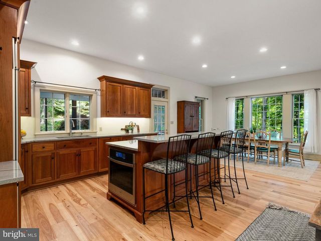 258 BOLLINGER RD, Elverson, PA 19520