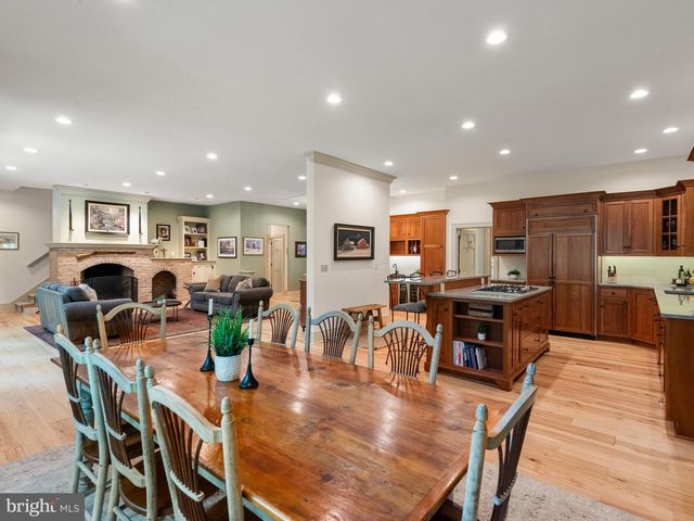 258 BOLLINGER RD, Elverson, PA 19520