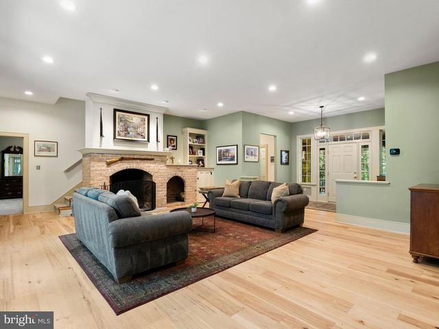 258 BOLLINGER RD, Elverson, PA 19520