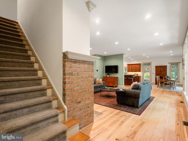 258 BOLLINGER RD, Elverson, PA 19520
