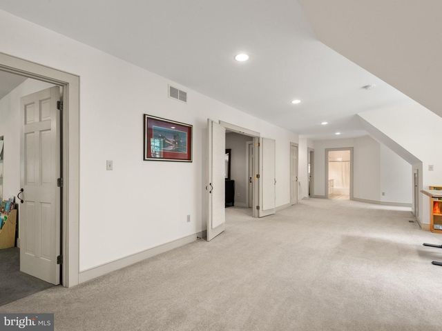 258 BOLLINGER RD, Elverson, PA 19520