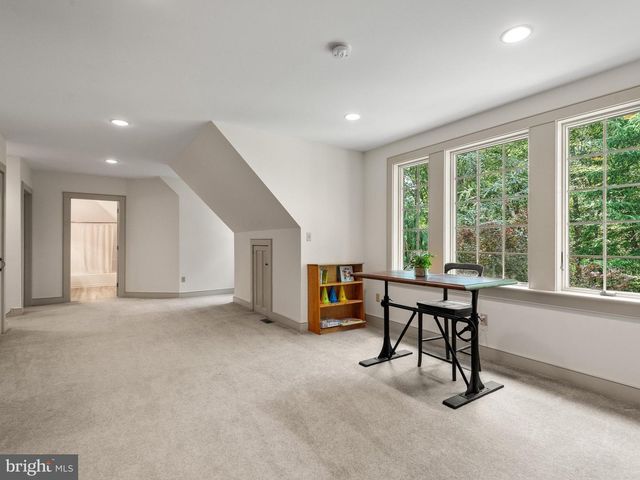 258 BOLLINGER RD, Elverson, PA 19520