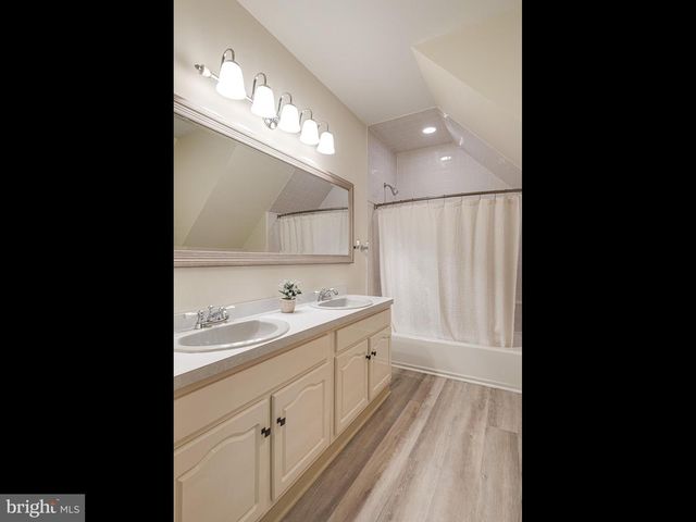 258 BOLLINGER RD, Elverson, PA 19520