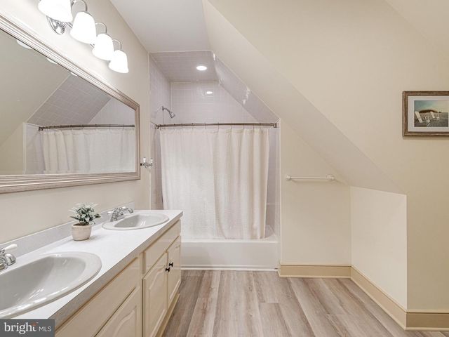 258 BOLLINGER RD, Elverson, PA 19520