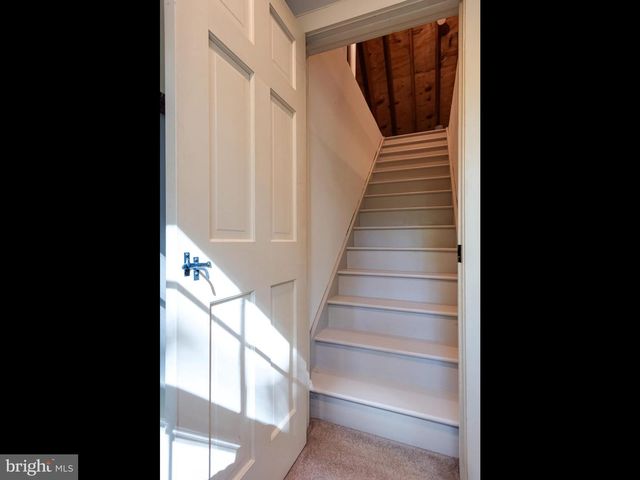 258 BOLLINGER RD, Elverson, PA 19520