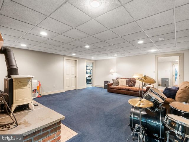 258 BOLLINGER RD, Elverson, PA 19520