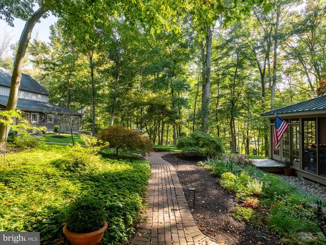 258 BOLLINGER RD, Elverson, PA 19520
