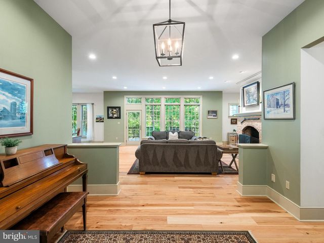 258 BOLLINGER RD, Elverson, PA 19520
