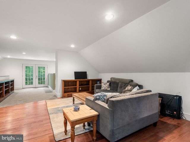 258 BOLLINGER RD, Elverson, PA 19520