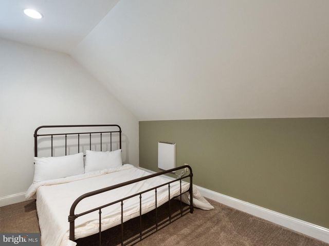 258 BOLLINGER RD, Elverson, PA 19520