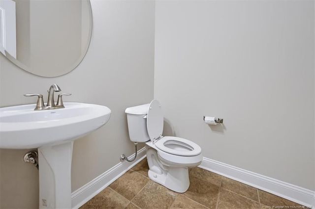 1629 Seattle Slew Lane, Hope Mills, NC 28348