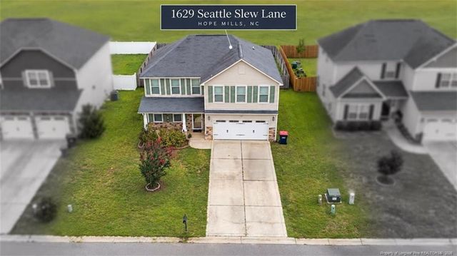 1629 Seattle Slew Lane, Hope Mills, NC 28348