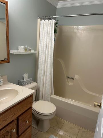 15972 Petros Drive, Rockwood, MI 48173