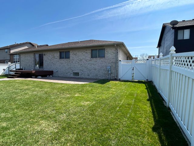 15972 Petros Drive, Rockwood, MI 48173
