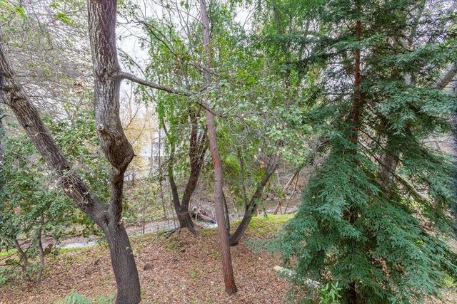 20812 4th Street 6, Saratoga, CA 95070