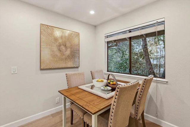 20812 4th Street 6, Saratoga, CA 95070